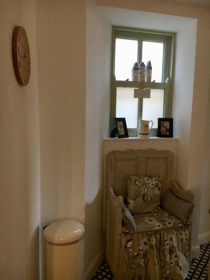 Dugdales Cottage Сетъл Екстериор снимка