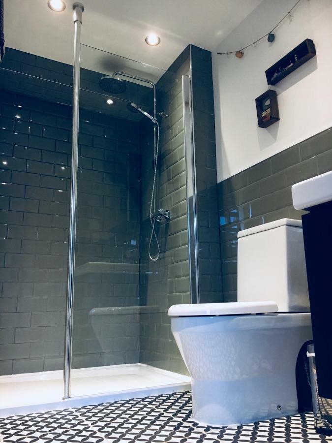 Dugdales Cottage Сетъл Екстериор снимка