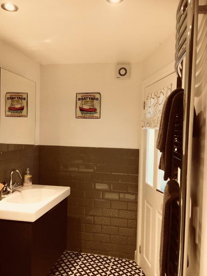 Dugdales Cottage Сетъл Екстериор снимка